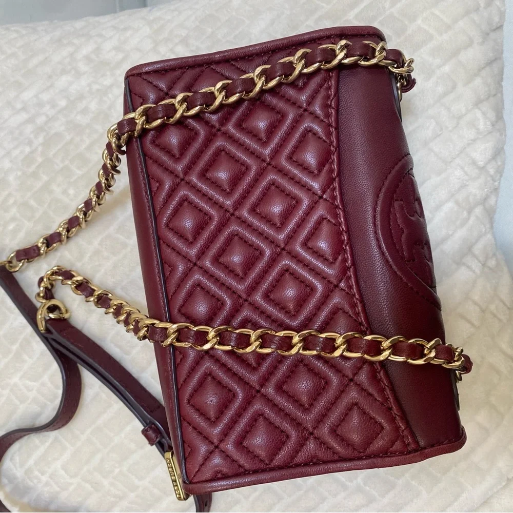 Tory Burch burgundy maroon, red Fleming bag, Crossbody, gold chain - Picture 3 of 13